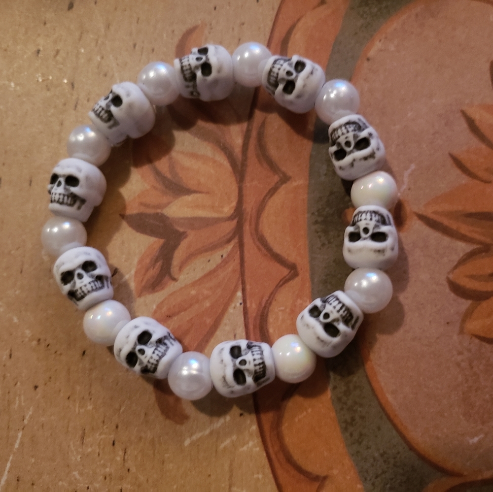 Bracelets - Picture 3 of 16